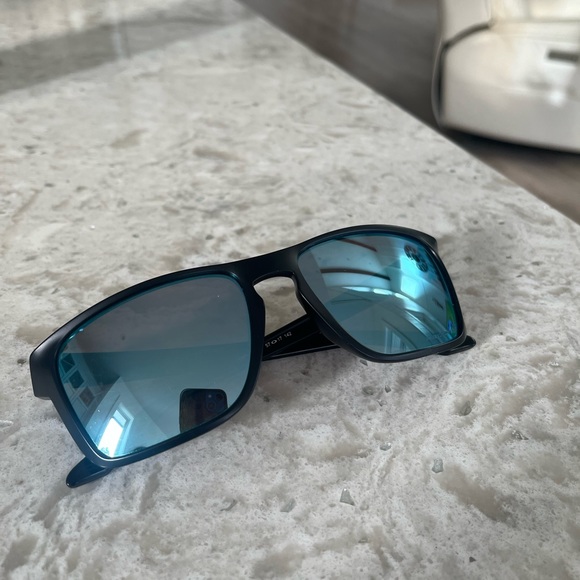 Oakley Men’s Sunglasses - Picture 2 of 5